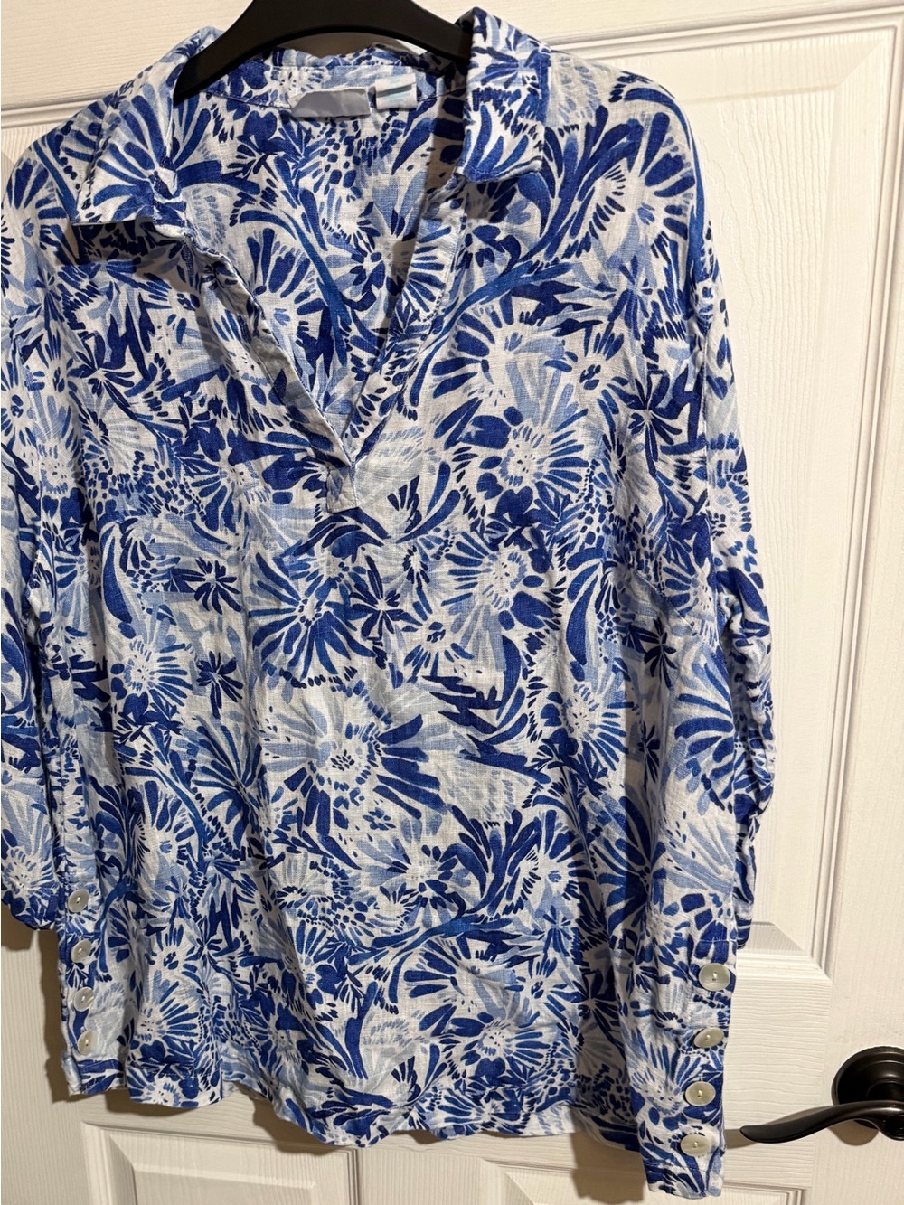 Cynthia Rowley Women's Plus 1X Blue White Floral Collared Linen Blouse VNeck